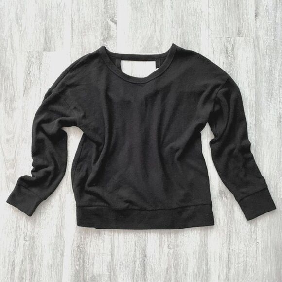 Women's Plus Size NWT Black Cozy Fleece Sweater with Back Cut Out 2X - Picture 1 of 3